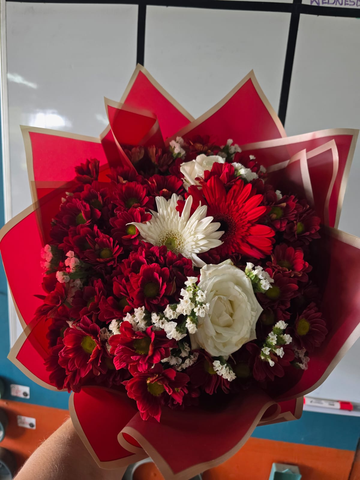 Red white arrangement